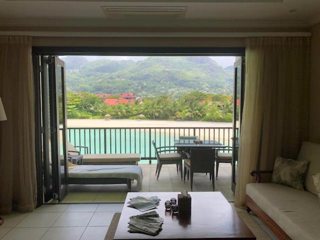 Cocoon Apartment วิกตอเรีย ภายนอก รูปภาพ
